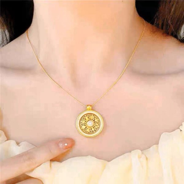 Treasures Compass Pendant rotatable with Rope Necklace